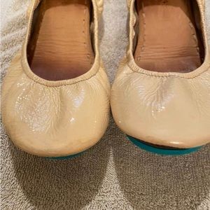 Tieks  biscotti cream patent leather size READ